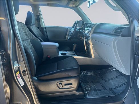 Used 2013 Toyota 4Runner SR5 image 18