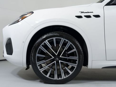 New 2025 Maserati Grecale Modena image 12