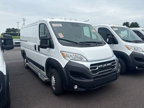 Used 2025 RAM ProMaster 2500 w/ U-Haul Equipment Group FWD image 2