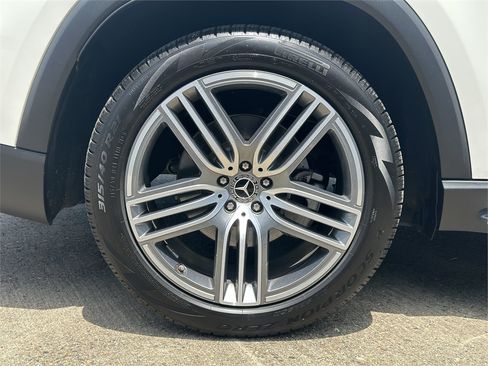 Used 2024 Mercedes-Benz GLS 450 4MATIC image 34