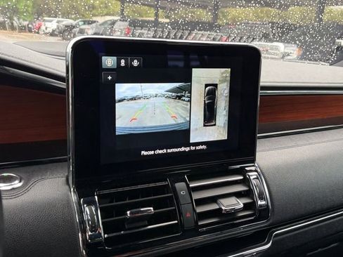 Used 2020 Lincoln Navigator L Reserve w/ Equipment Group 208A Reserve image 11