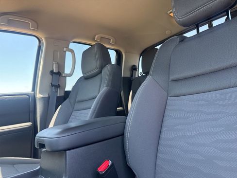 Used 2022 Nissan Frontier SV AWD/4WD image 36