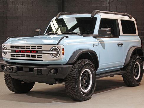Used 2024 Ford Bronco Heritage Edition AWD/4WD image 4
