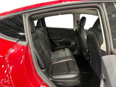 Certified 2023 Tesla Model Y Long Range AWD/4WD image 11