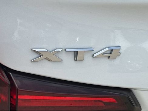 Certified 2023 Cadillac XT4 Luxury FWD image 15