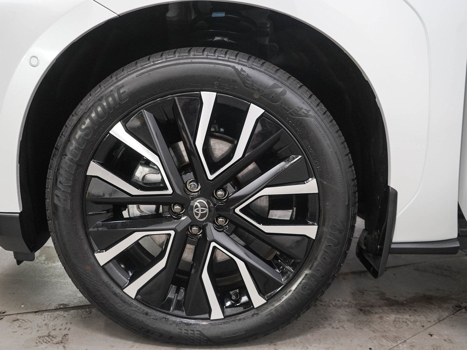 Certified 2026 Toyota bZ AWD/4WD image 29