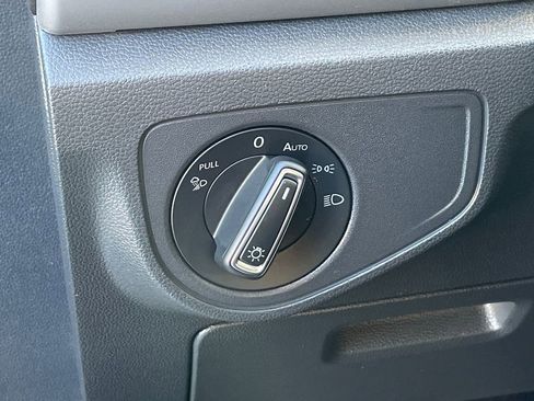 Used 2021 Volkswagen Atlas SE image 29