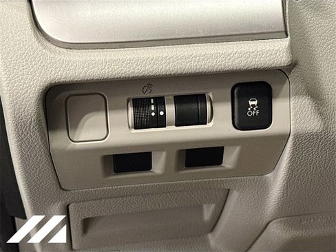 Used 2018 Subaru Forester 2.5i Premium w/ All-Weather Package image 10