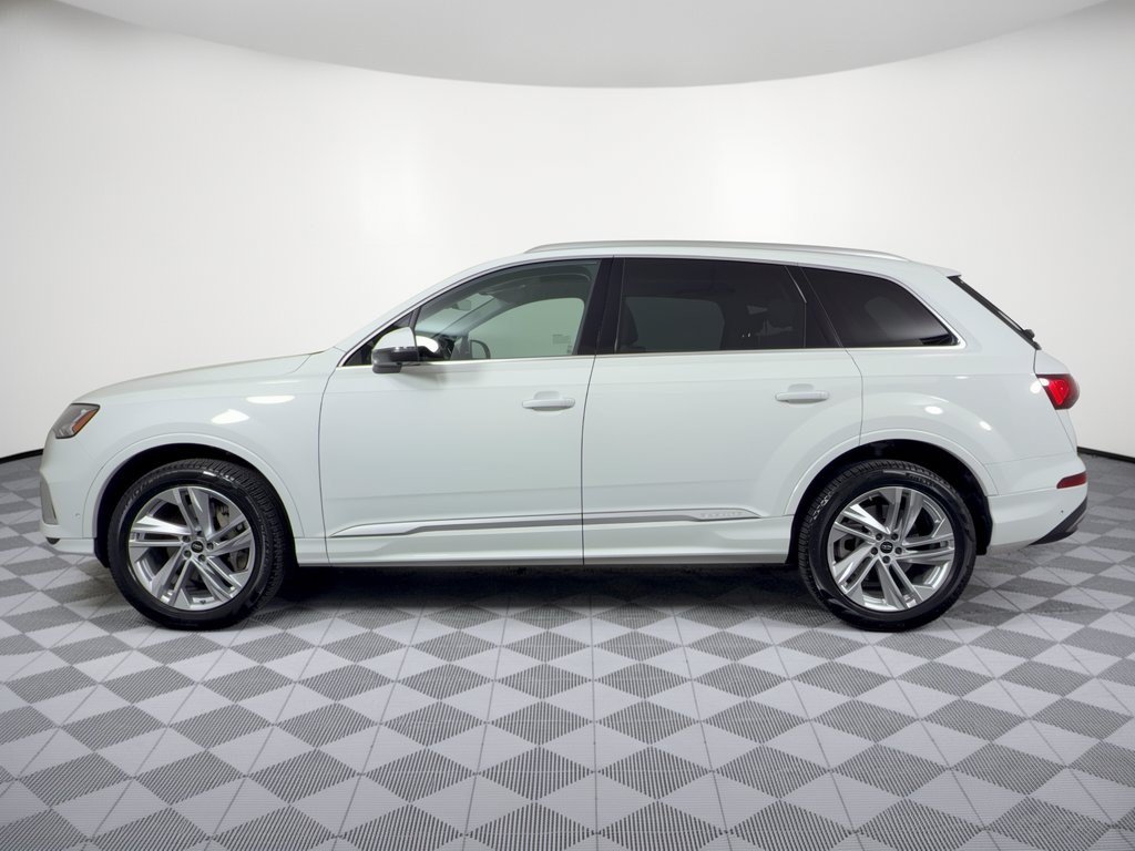 Used 2023 Audi Q7 2.0T Premium Plus w/ Premium Plus Package AWD/4WD image 2