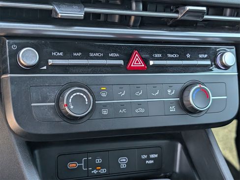 Used 2025 Hyundai Santa Cruz SE image 16