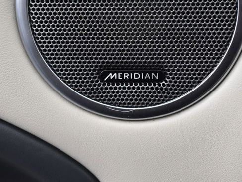 Used 2019 Land Rover Range Rover Evoque HSE Dynamic image 28