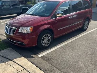 Used 2014 Chrysler Town & Country Touring-L w/ Driver Convenience Group