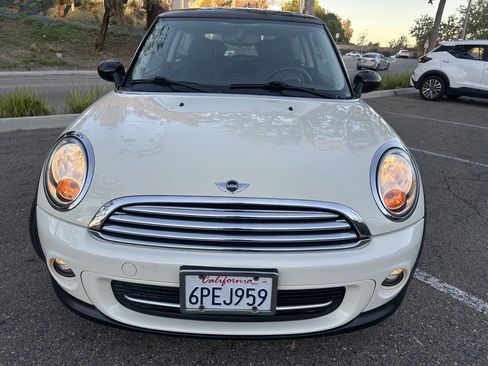 Used 2011 MINI Cooper Hardtop image 8