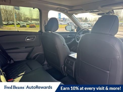 New 2026 Nissan Rogue Platinum image 11