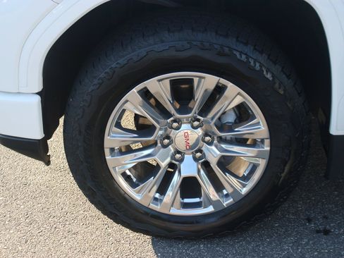 Used 2023 GMC Sierra 1500 Denali w/ Technology Package AWD/4WD image 40