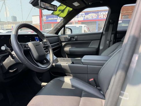 Certified 2025 Hyundai Santa Fe Calligraphy AWD/4WD image 16