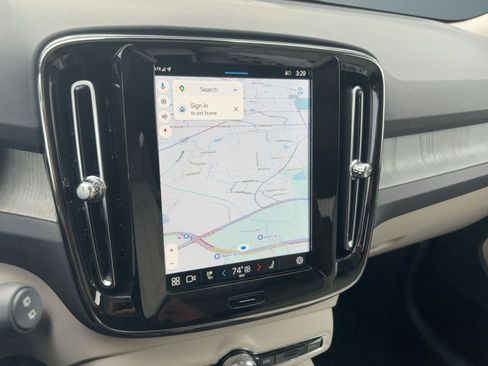 Certified 2024 Volvo XC40 B5 Plus w/ Climate Package image 22