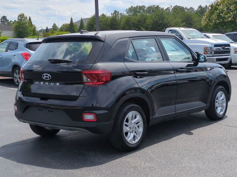 Used 2026 Hyundai Venue SE FWD image 10