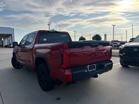 Used 2025 Toyota Tundra SR5 w/ SR5 Premium Package AWD/4WD image 7