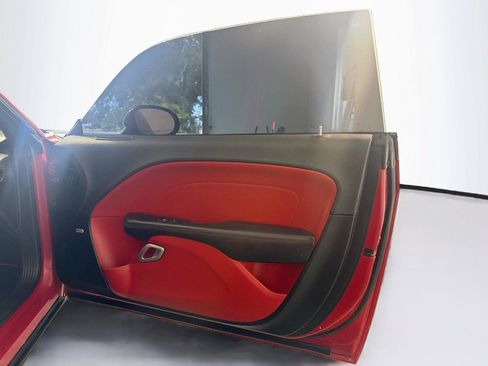 Used 2015 Dodge Challenger R/T Scat Pack w/ Leather Interior Group RWD image 12