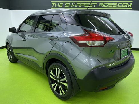 Used 2018 Nissan Kicks SV image 7