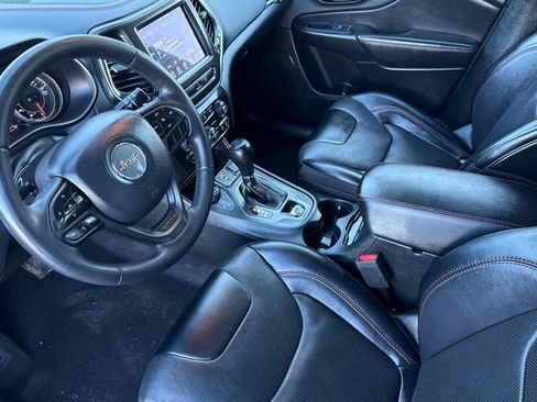 Used 2022 Jeep Cherokee Trailhawk w/ Premium Leather Package image 11