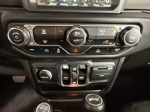 Used 2023 Jeep Wrangler Unlimited w/ 8.4" Radio Group AWD/4WD image 20