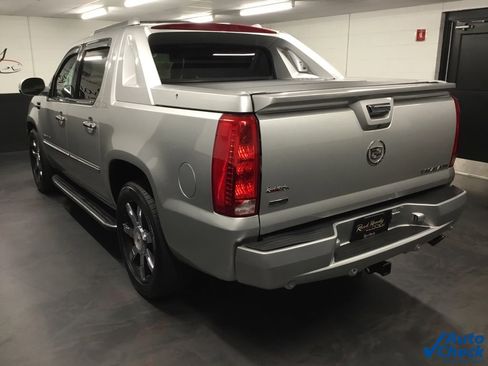 Used 2011 Cadillac Escalade EXT Luxury image 7
