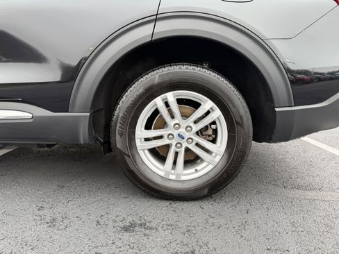 Certified 2023 Ford Explorer XLT w/ Equipment Group 202A image 10