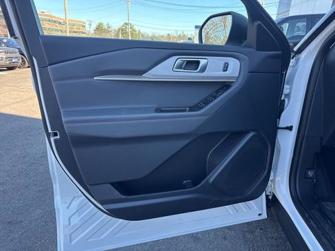 New 2026 Ford Explorer Active w/ Active Comfort Package image 10