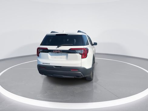 Certified 2023 GMC Acadia SLE w/ Driver Convenience Package image 8
