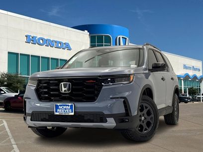 New 2025 Honda Pilot TrailSport