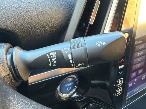 Used 2022 Toyota Prius Prime XLE FWD image 13
