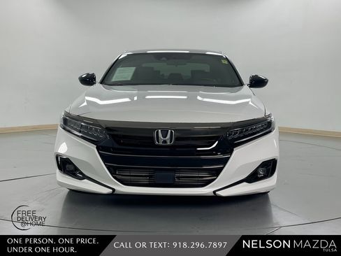 Used 2022 Honda Accord Sport image 2