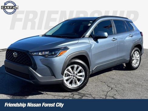 Used 2022 Toyota Corolla Cross LE w/ Moonroof Package image 1