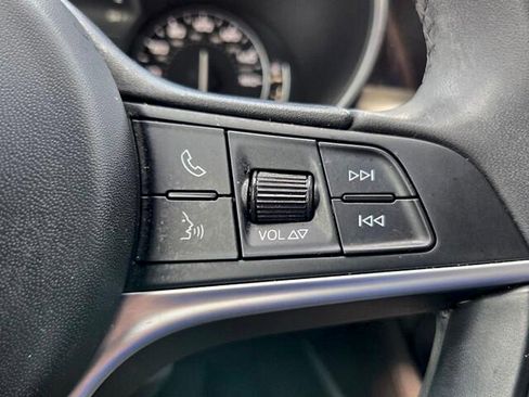 Used 2018 Alfa Romeo Stelvio AWD image 20