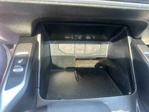 Used 2024 Kia Sorento S w/ Panoramic Sunroof Package FWD image 10