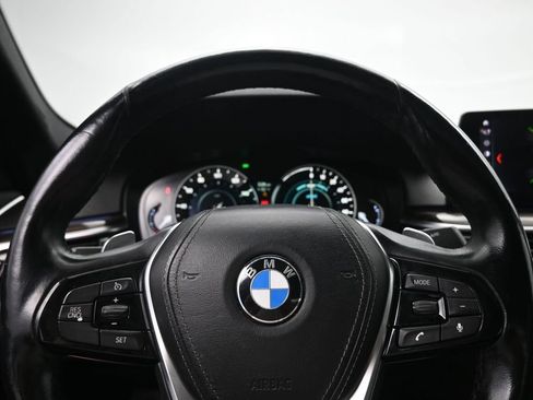 Used 2019 BMW 530e xDrive w/ Convenience Package AWD/4WD image 12
