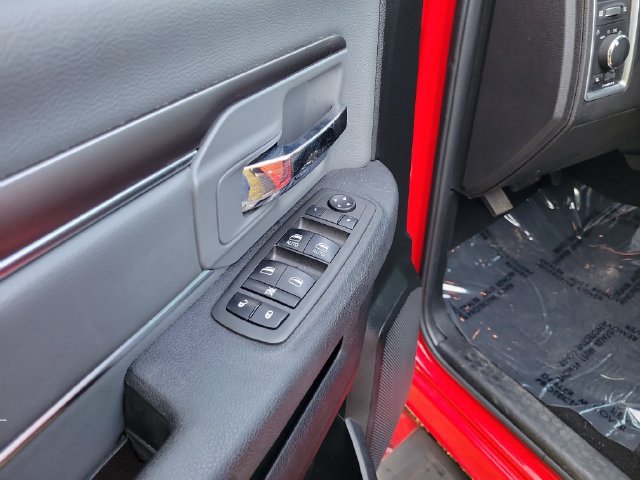 Used 2021 RAM 1500 Classic SLT RWD image 15