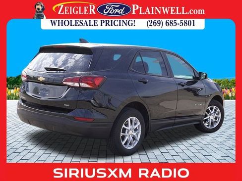 Used 2023 Chevrolet Equinox LS w/ LS Convenience Package image 5