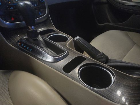 Used 2015 Chevrolet Malibu LT FWD image 26