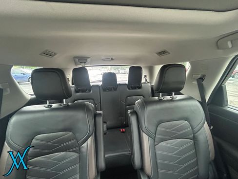 Used 2022 Nissan Pathfinder Platinum w/ Cargo Package FWD image 30