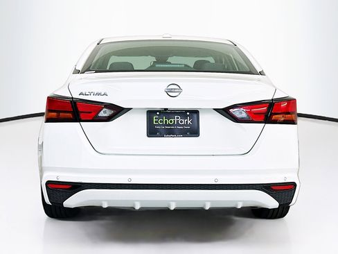 Used 2025 Nissan Altima 2.5 SV image 7