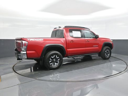 Used 2020 Toyota Tacoma TRD Off-Road AWD/4WD image 7