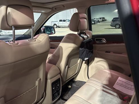 Used 2011 Jeep Grand Cherokee Limited w/ Luxury Group II image 10