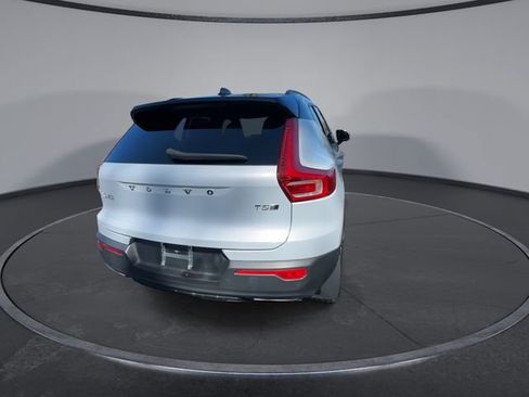 Used 2020 Volvo XC40 T5 R-Design image 12
