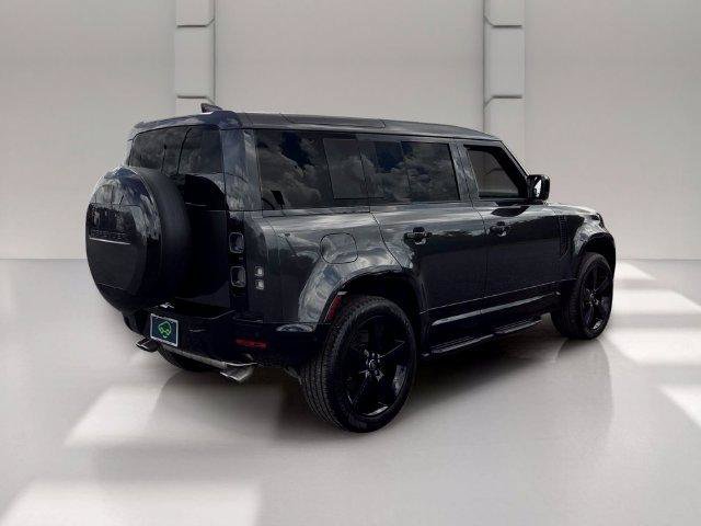 Used 2025 Land Rover Defender 110 V8 AWD/4WD image 5