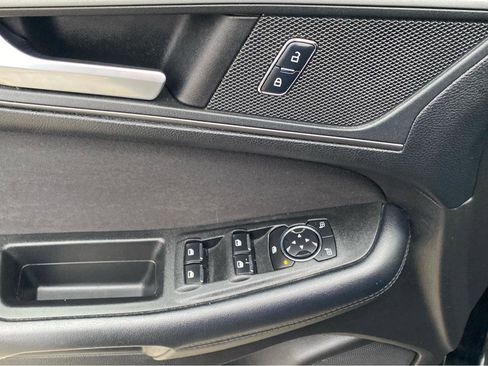 Used 2017 Ford Edge SE AWD/4WD image 16