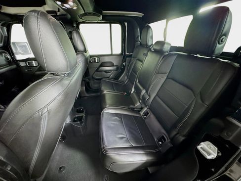 Used 2022 Jeep Gladiator Overland w/ Popular Equipment Package image 22