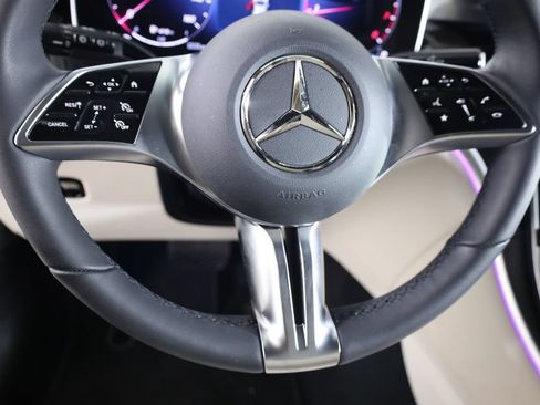 Used 2026 Mercedes-Benz GLC 300 4MATIC image 34